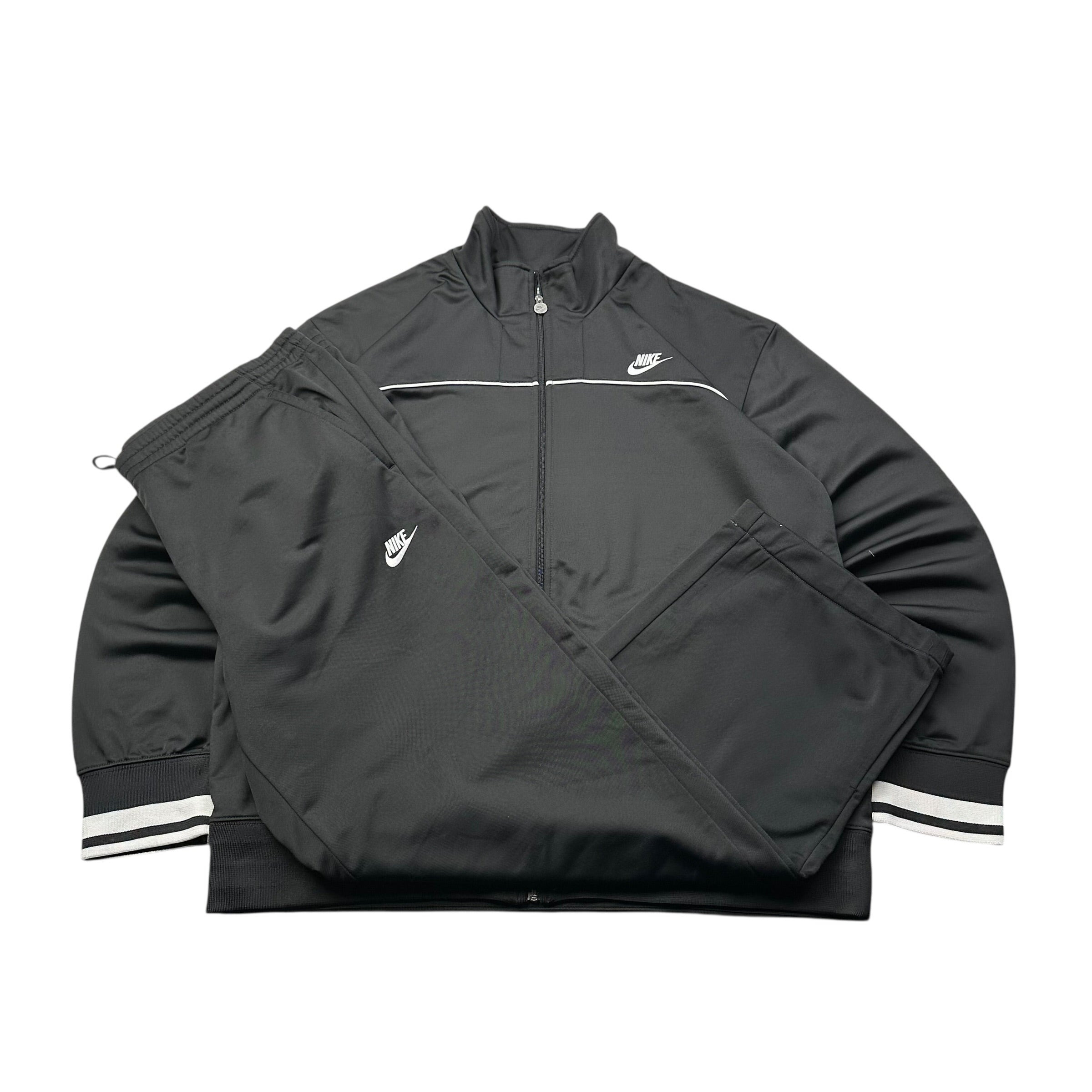 Nike Tracksuit (XL)