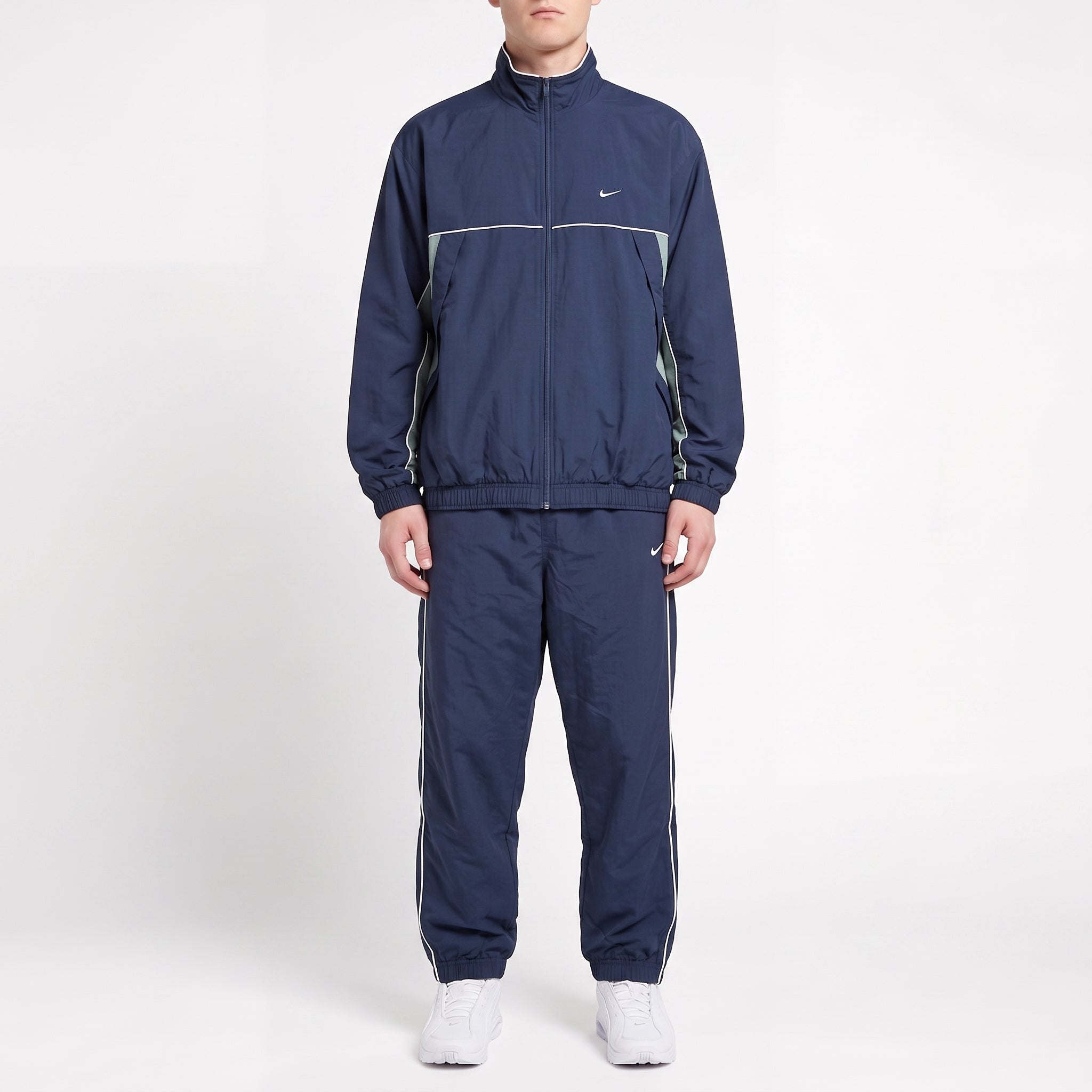 Nike Tracksuit (XL)